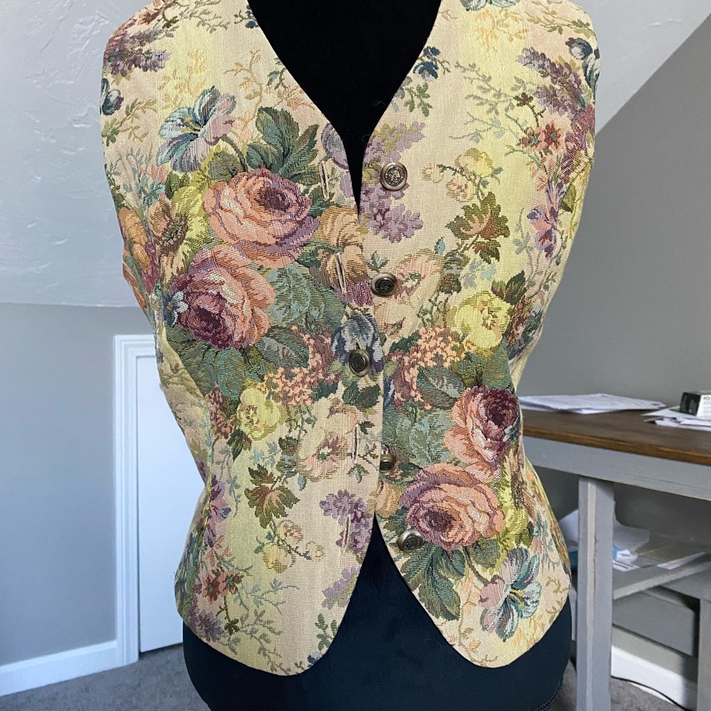 BEAUTIFUL quilt type vest